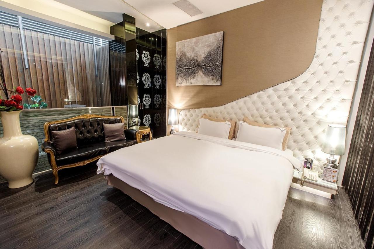 Motel Stars Taichung Buitenkant foto